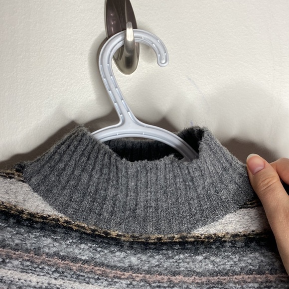 American Eagle plush knit striped mockneck sweater size XS - Picture 5 of 11